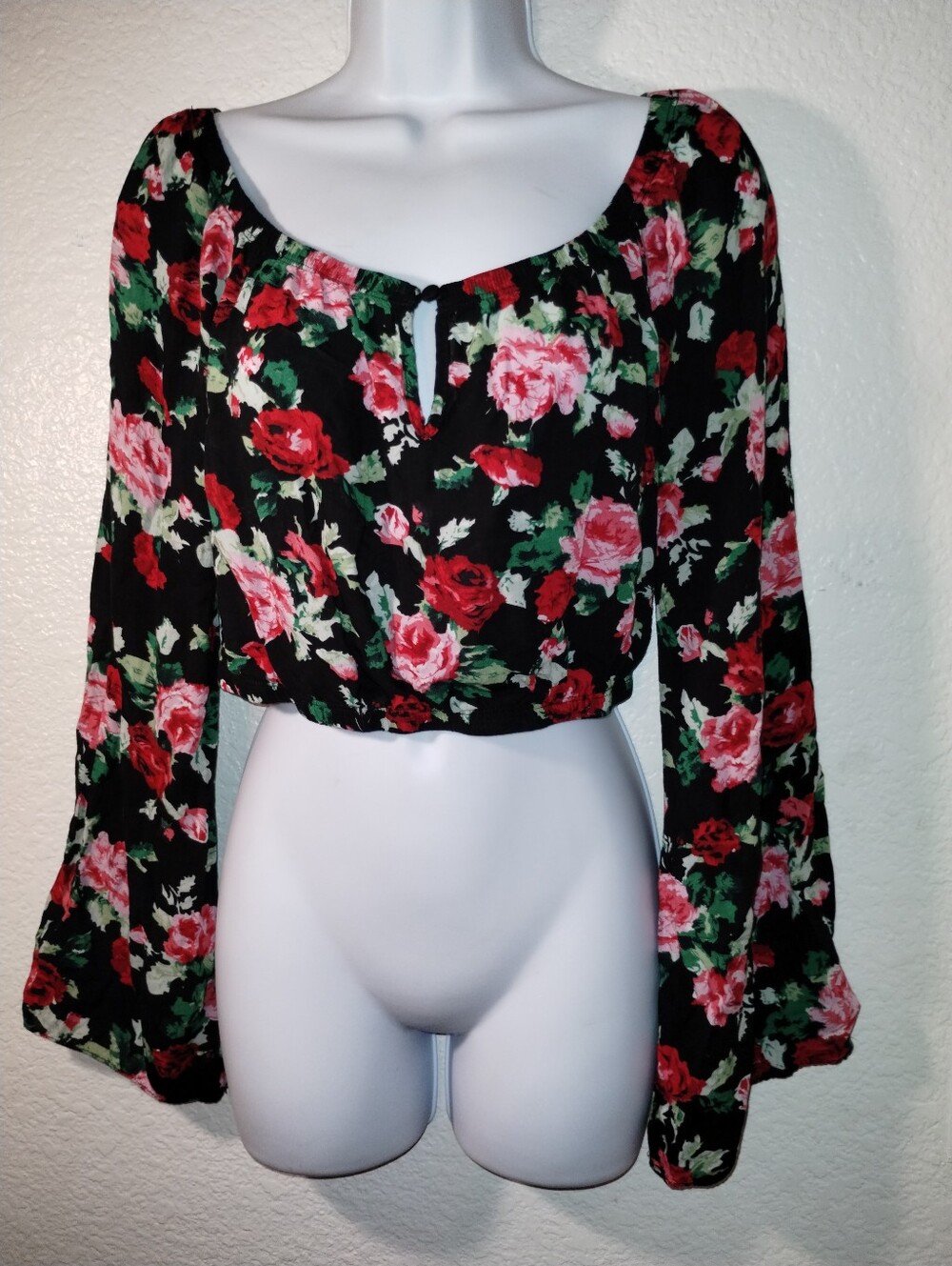 Forever 21 Rose Print Bell Sleeve Size Medium 100% Rayon